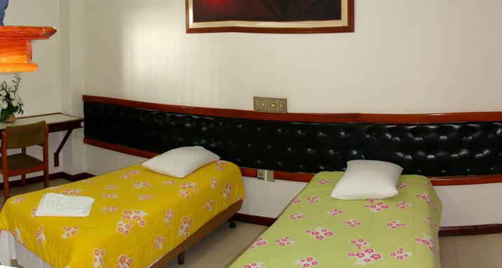 קורומבה Santa Monica Palace Hotel מראה חיצוני תמונה